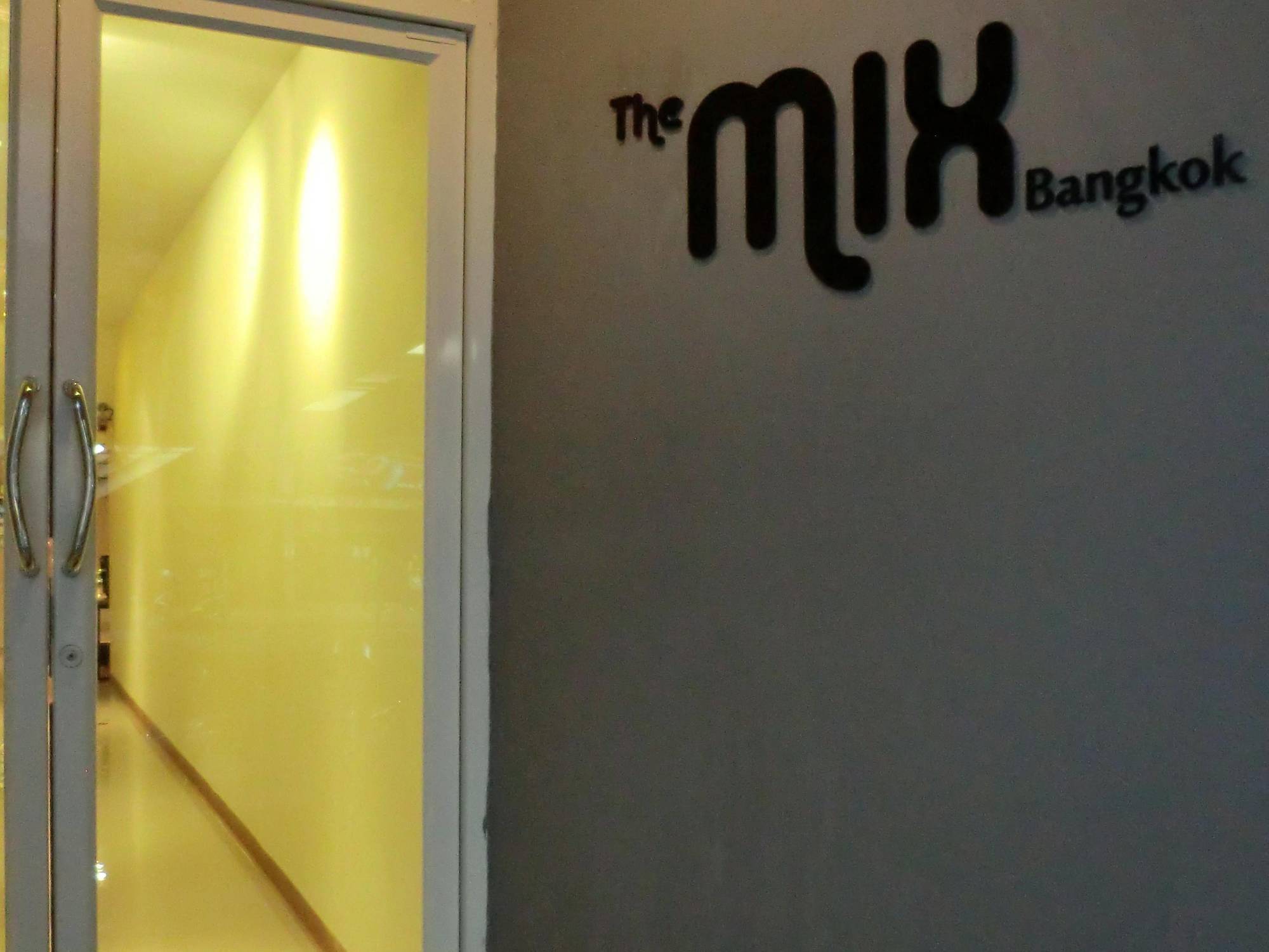 The Mix Bangkok - Bts Phrakhanong Exterior photo